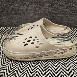 Cool Planet By Steve Madden Current Swirl Clog